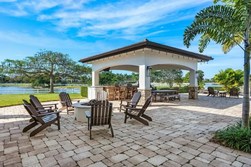 10527 El Paraiso Place Delray Beach FL 33446