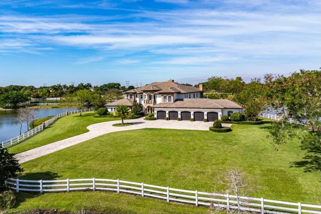 10527 El Paraiso Place Delray Beach FL 33446