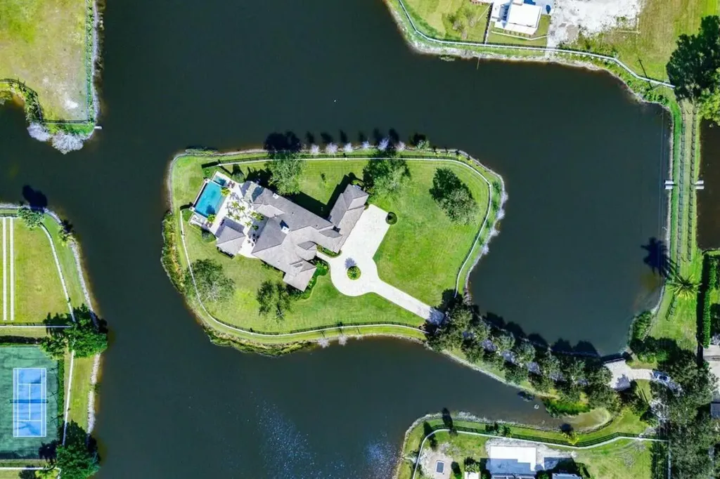 10527 El Paraiso Place Delray Beach FL 33446