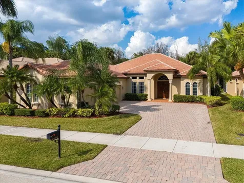 832 SW Grand Reserves Boulevard Port St Lucie FL 34986