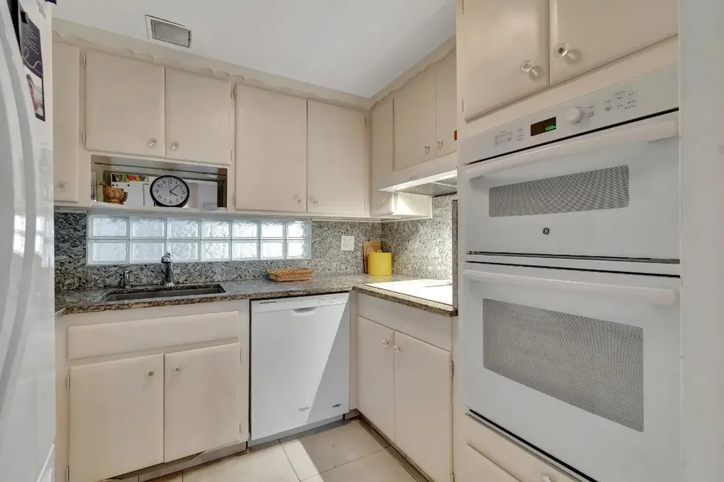 2711 S Ocean 0020 Boulevard Highland Beach FL 33487