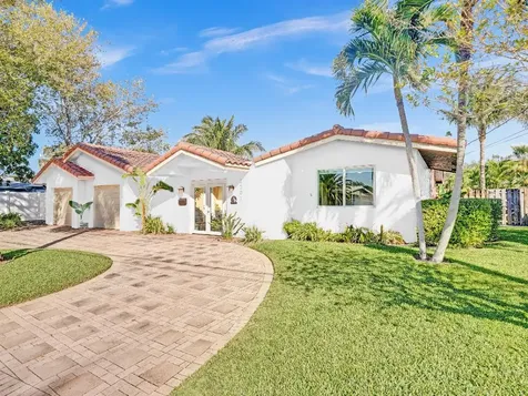 2201 NE 48th Court Lighthouse Point FL 33064