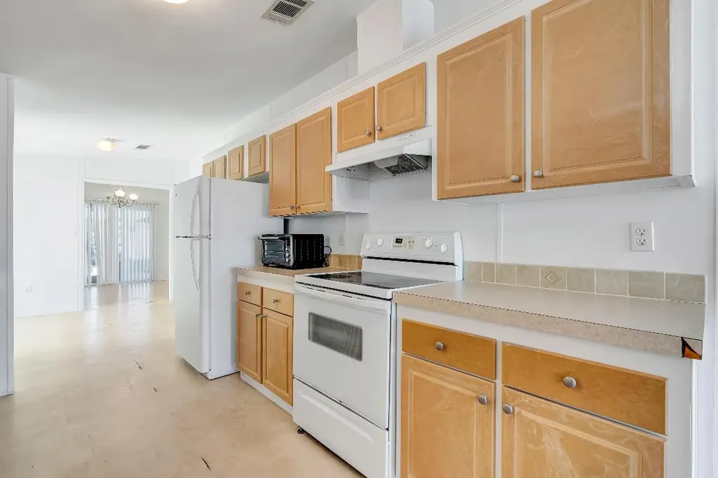 4920 NW 2nd Terrace Pompano Beach FL 33064