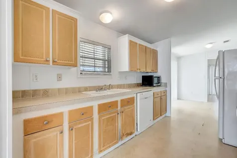 4920 NW 2nd Terrace Pompano Beach FL 33064