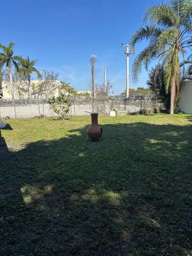 3271 Fairway Drive Pompano Beach FL 33069