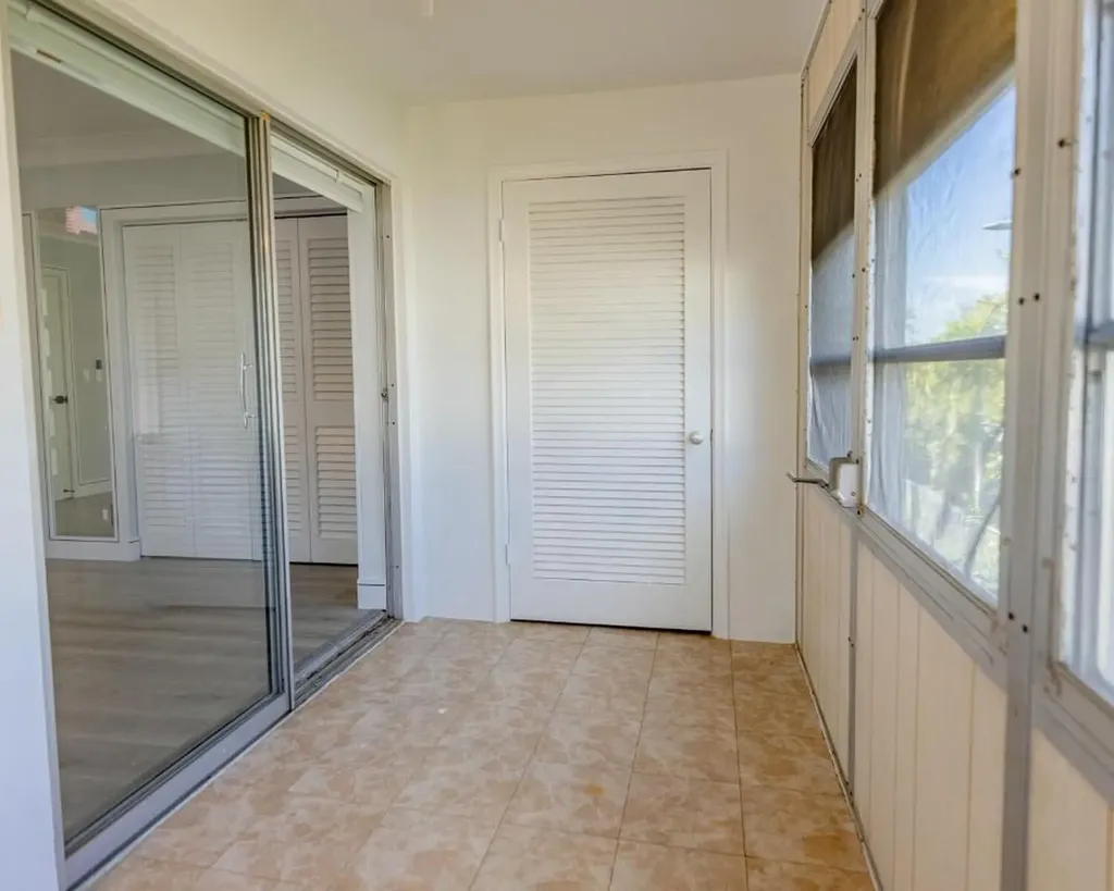 2840 Cynthia 204 Lane Lake Worth Beach FL 33461
