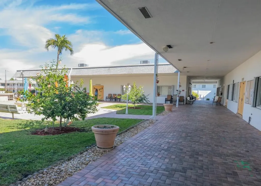 2840 Cynthia 204 Lane Lake Worth Beach FL 33461