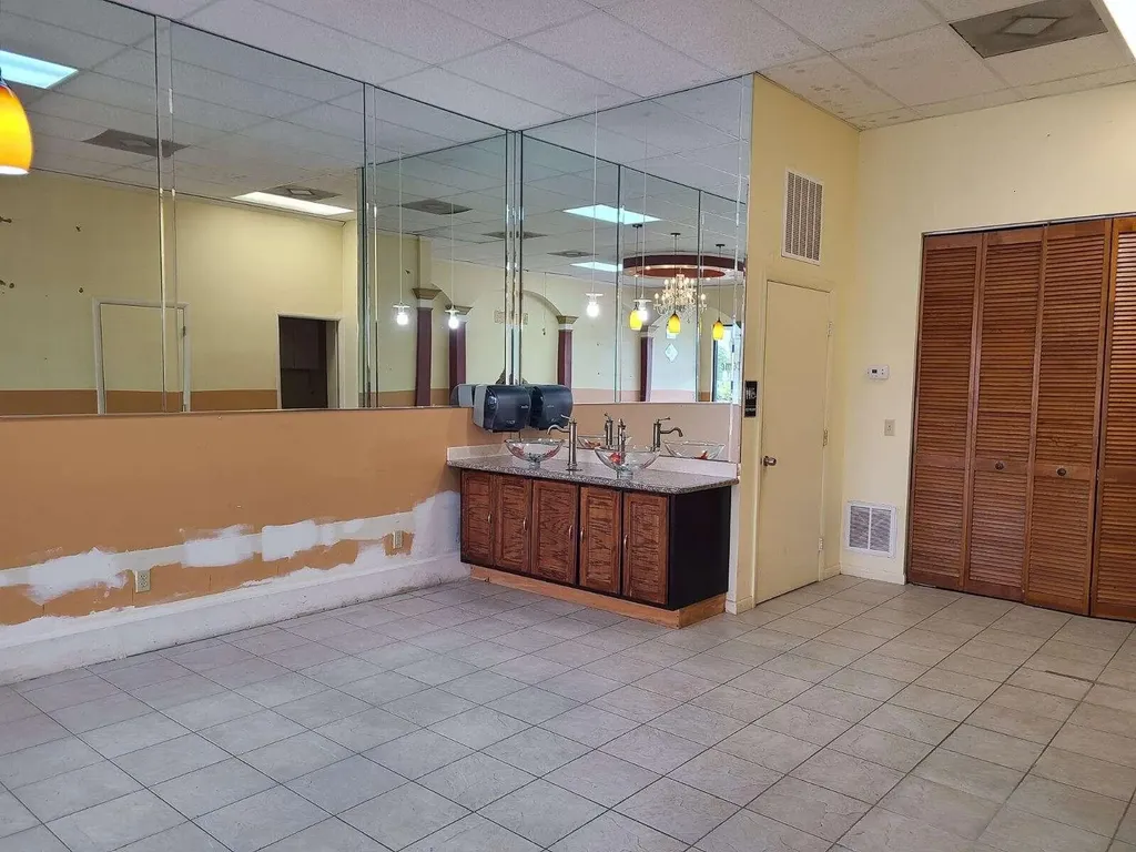 6374 SE Federal Highway Stuart FL 34997