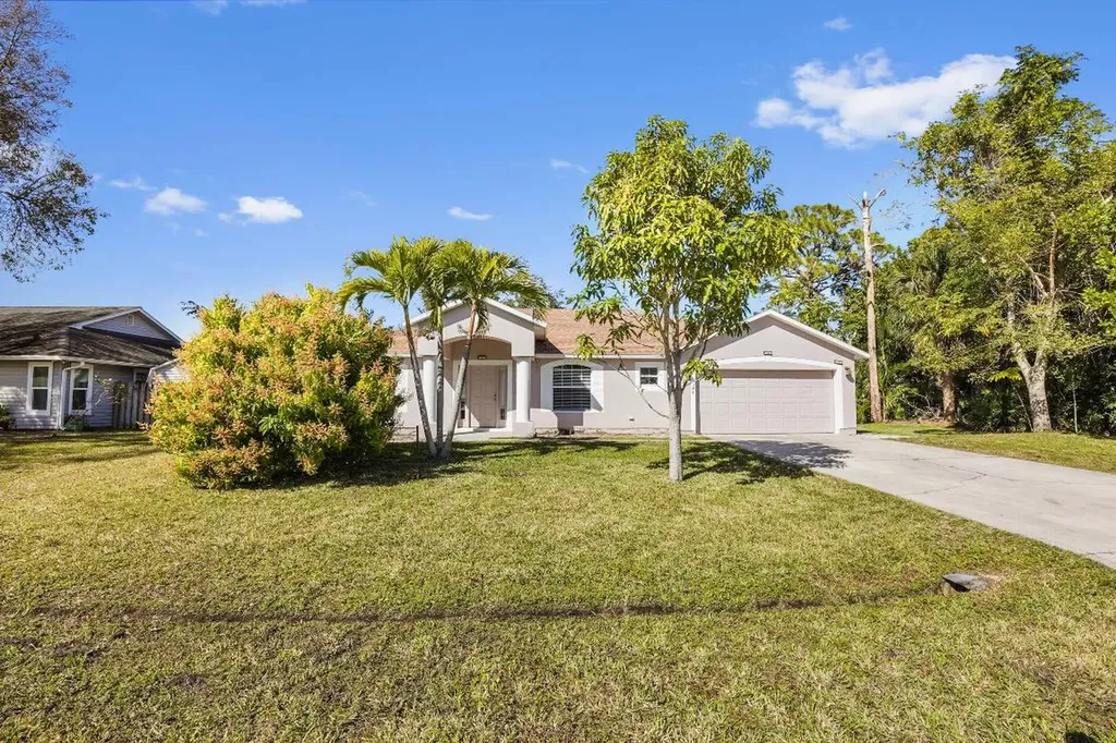 2411 SE Alfonso Avenue Port St Lucie FL 34952