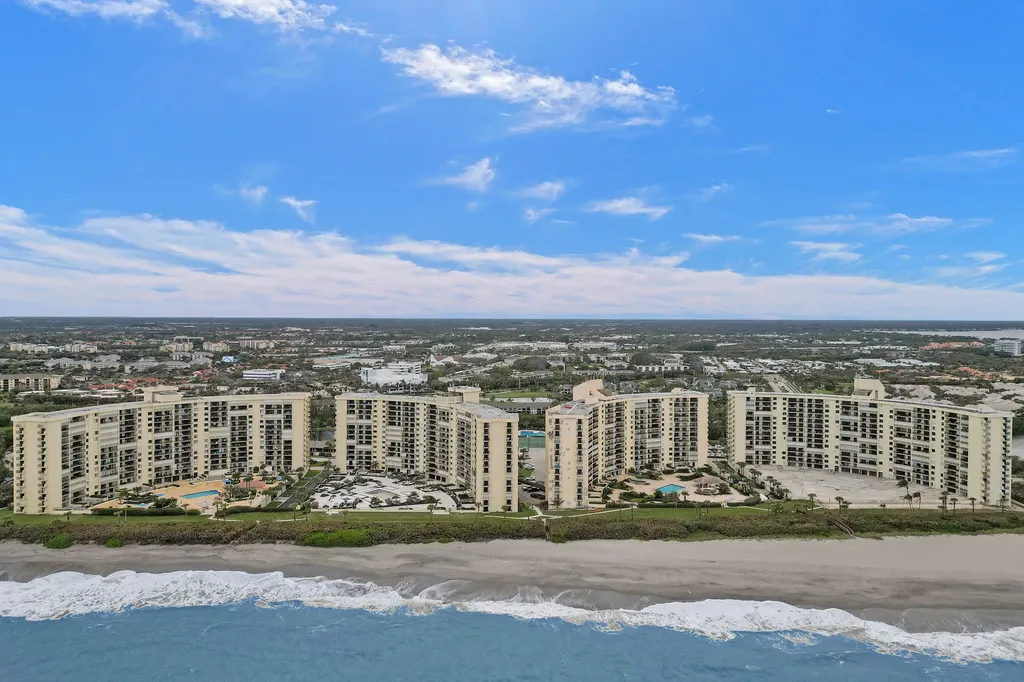 400 Ocean Trail Way Jupiter FL 33477