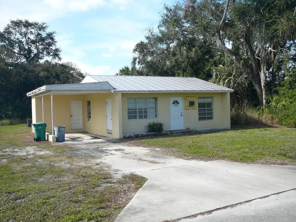 2209 N 42nd Street Fort Pierce FL 34946