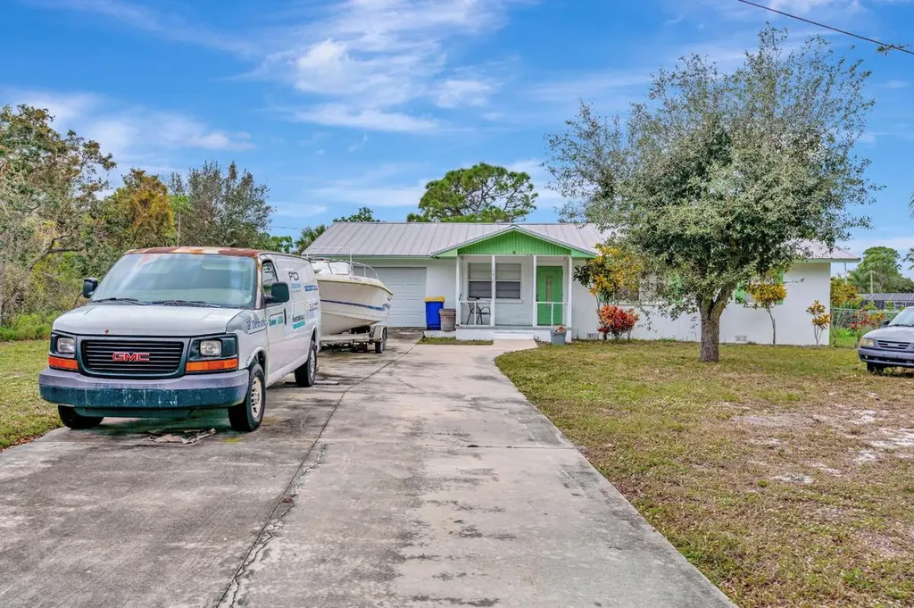 6456 SE Circle Street Hobe Sound FL 33455