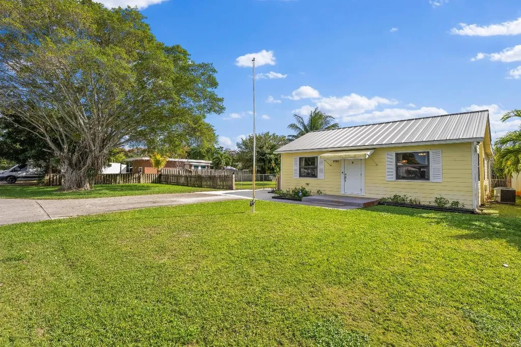 4613 Arlette Court Lake Worth FL 33461