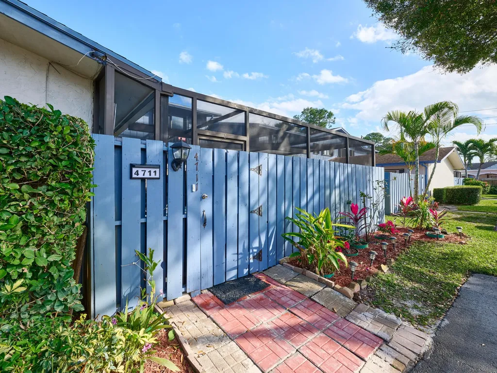 4711 Holly Lake Drive Lake Worth FL 33463