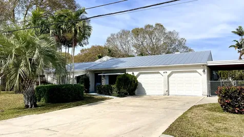 479 SE Verada Avenue Port St Lucie FL 34983