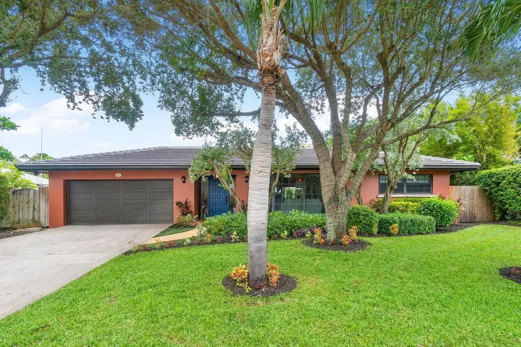 121 Sandal Lane Palm Beach Shores FL 33404