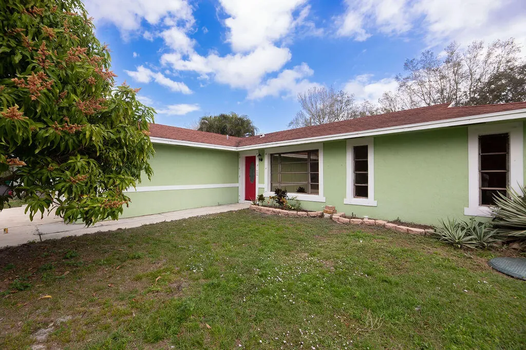 1907 SW Beauregard Street Port St Lucie FL 34953