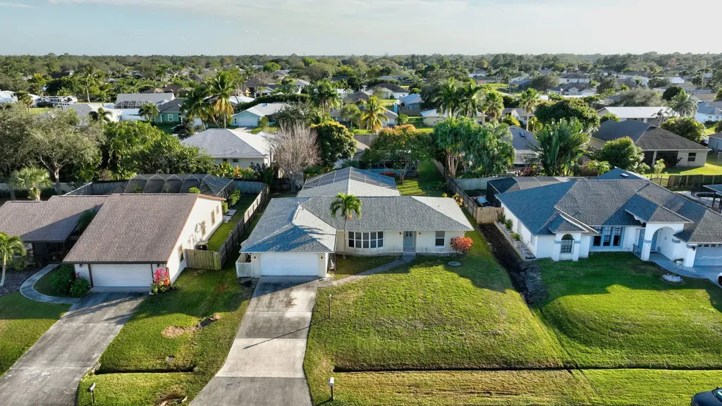 974 SE Brookedge Avenue Port St Lucie FL 34983