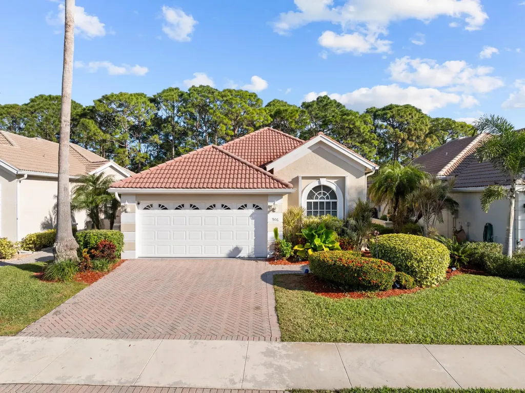 906 SW Munjack Circle Port St Lucie FL 34986