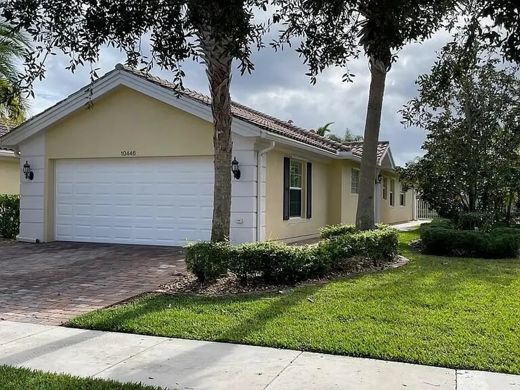 10446 SW Stratton Drive Port St Lucie FL 34987
