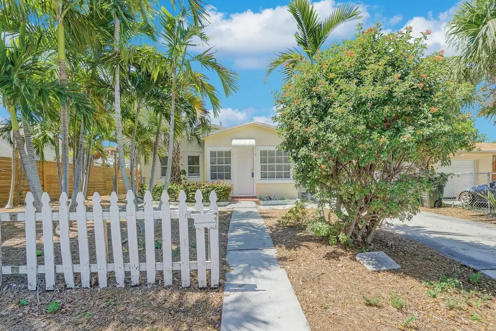 326 SE 1st Avenue Delray Beach FL 33444