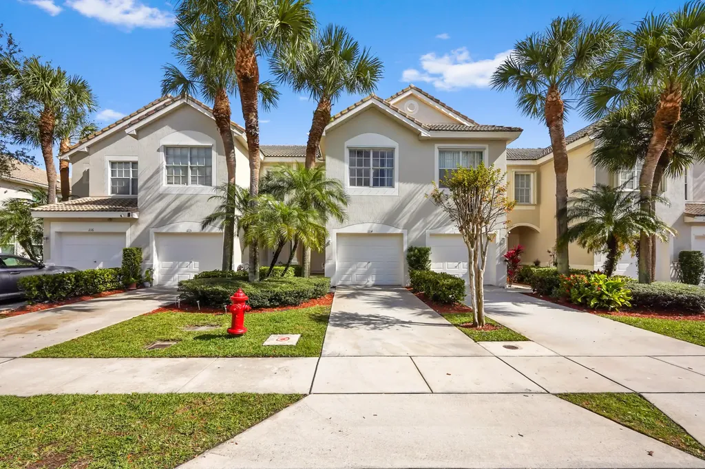 1114 Woodfield Court Greenacres FL 33415