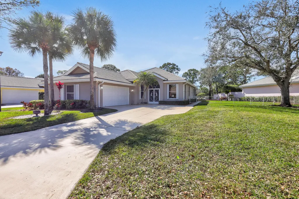 7351 SE Fiddlewood Lane Hobe Sound FL 33455