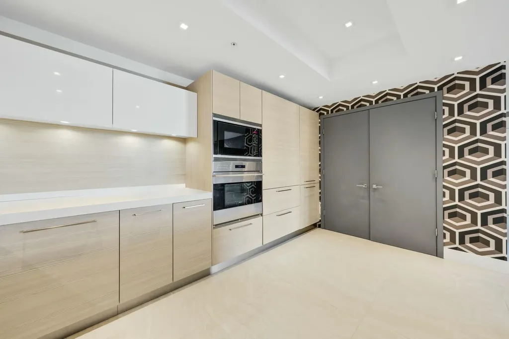 17301 Biscayne Boulevard North Miami Beach FL 33160