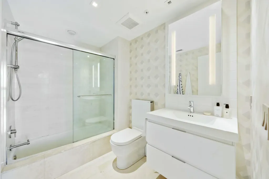 17301 Biscayne Boulevard North Miami Beach FL 33160