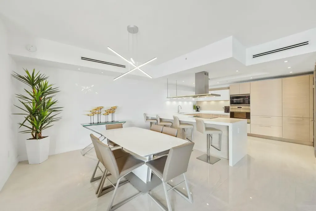 17301 Biscayne Boulevard North Miami Beach FL 33160