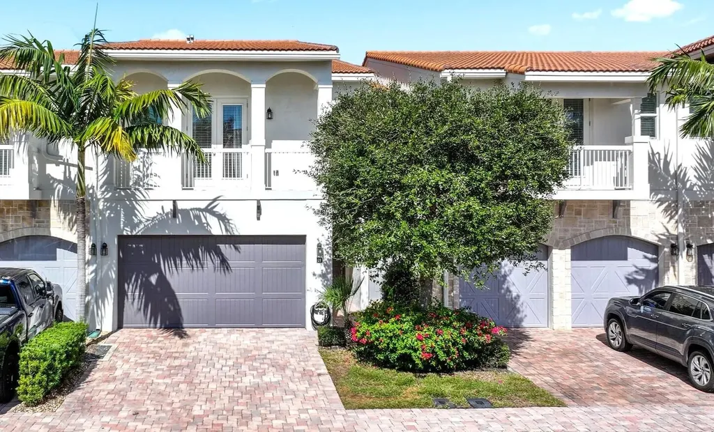 100 NW 69th Circle Boca Raton FL 33487