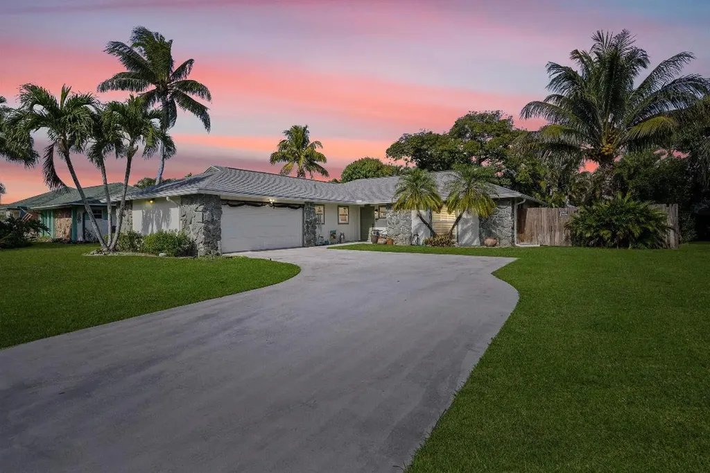 11833 Greenbriar Circle Wellington FL 33414