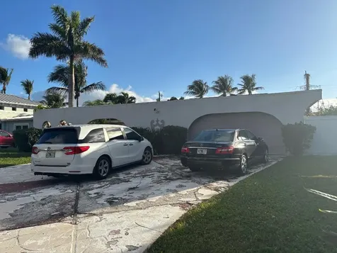 180 NE Wavecrest Court Boca Raton FL 33432