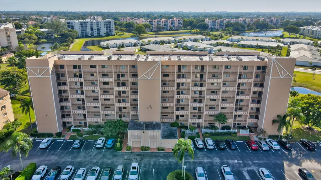 7076 Huntington Lane Delray Beach FL 33446