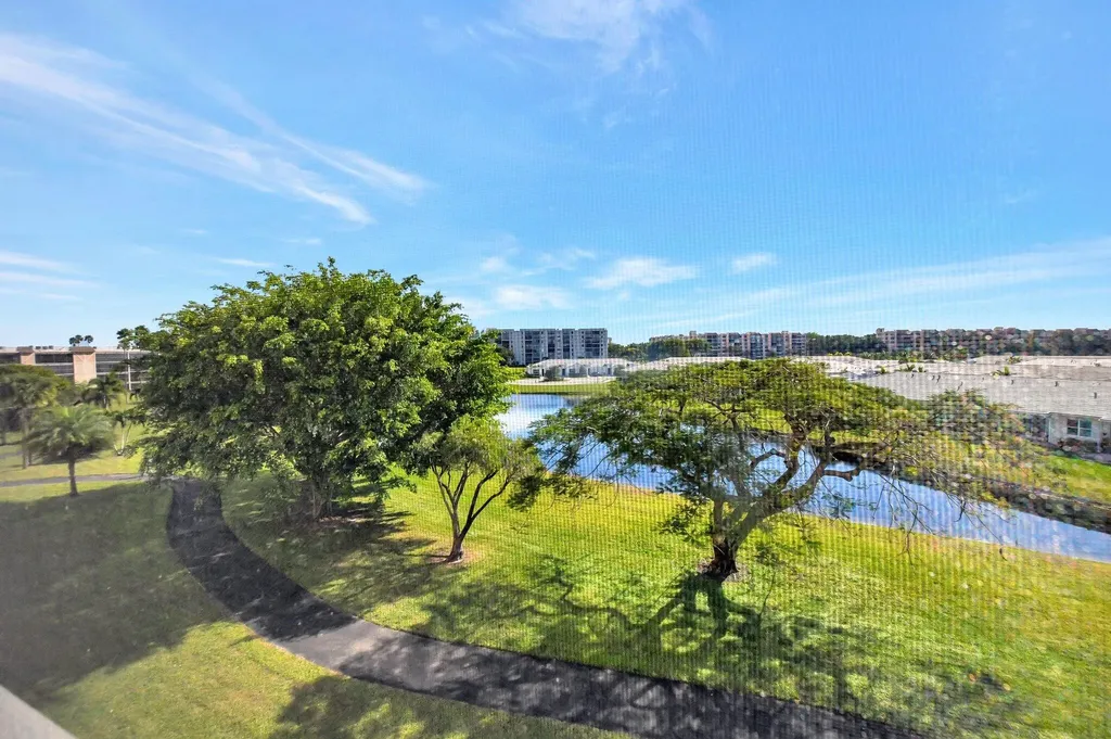 7076 Huntington Lane Delray Beach FL 33446