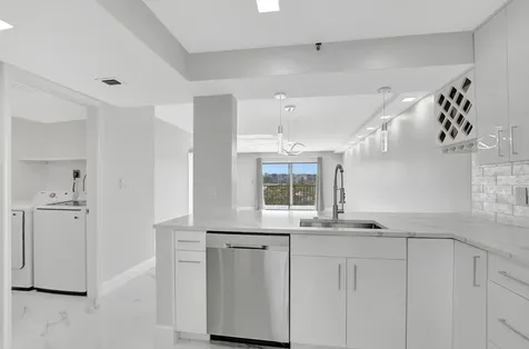 7076 Huntington Lane Delray Beach FL 33446