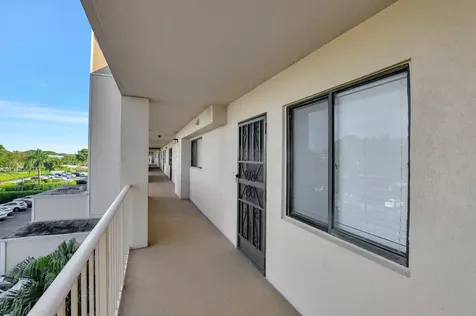 7076 Huntington Lane Delray Beach FL 33446
