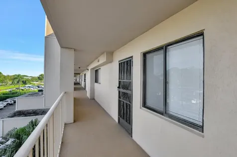 7076 Huntington Lane Delray Beach FL 33446