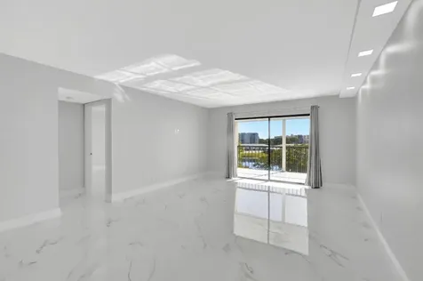 7076 Huntington Lane Delray Beach FL 33446
