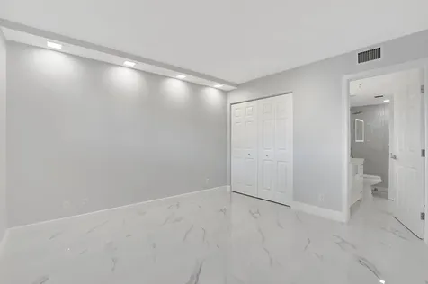 7076 Huntington Lane Delray Beach FL 33446
