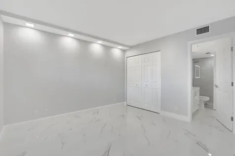 7076 Huntington Lane Delray Beach FL 33446