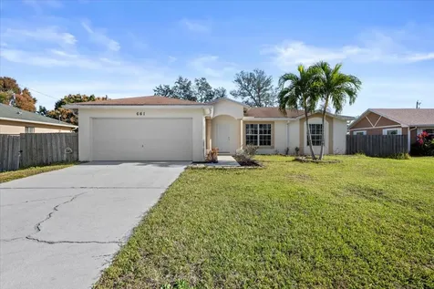 661 SE Clifton Lane Port St Lucie FL 34983