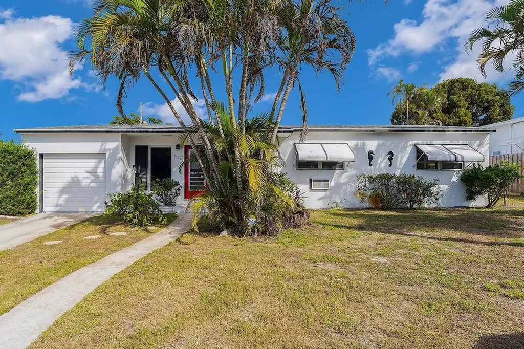 1716 12th Court N Lake Worth Beach FL 33460