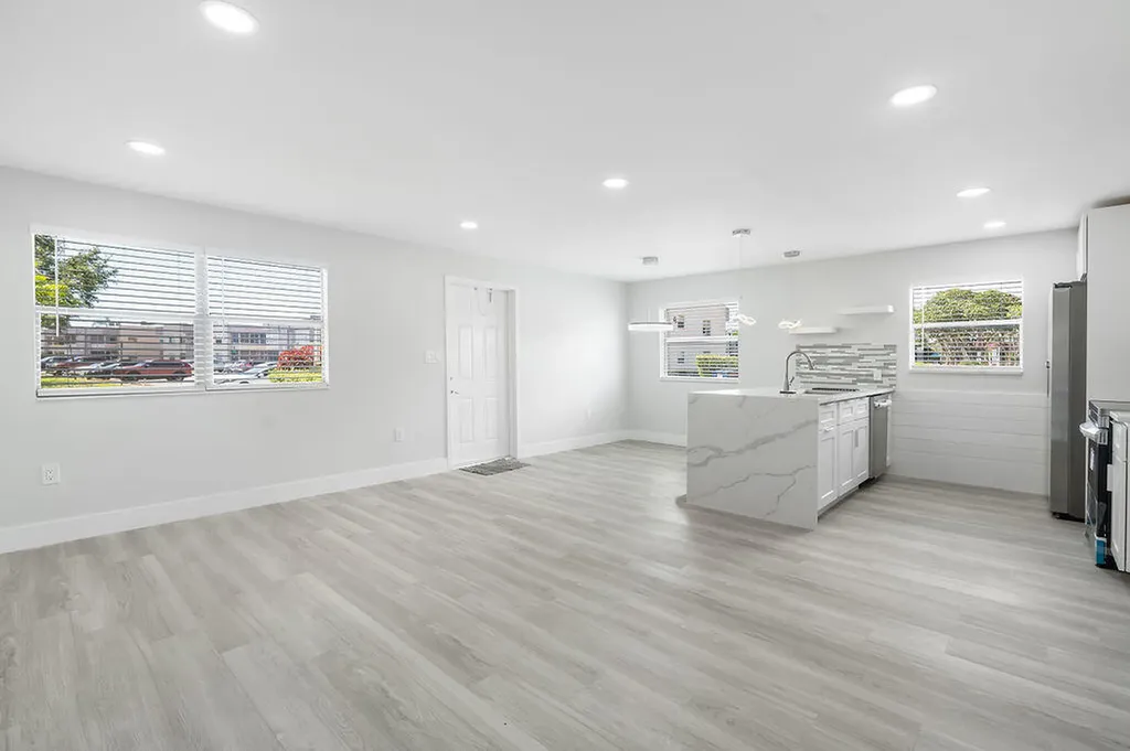 385 Flanders I Delray Beach FL 33484