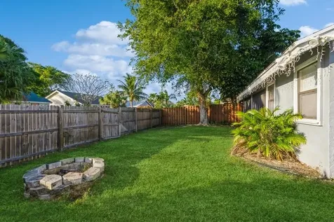 1060 NW 19th Terrace Delray Beach FL 33445