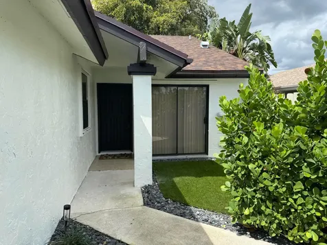 1060 NW 19th Terrace Delray Beach FL 33445