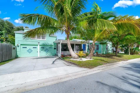 901 N Palmway Lake Worth Beach FL 33460