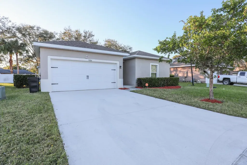 5206 Oakland Lake Circle Fort Pierce FL 34951