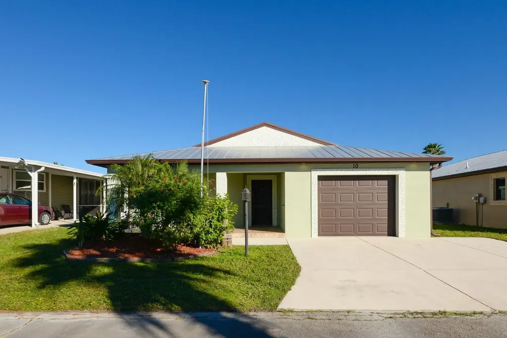 10 Islandia Lane Port St Lucie FL 34952