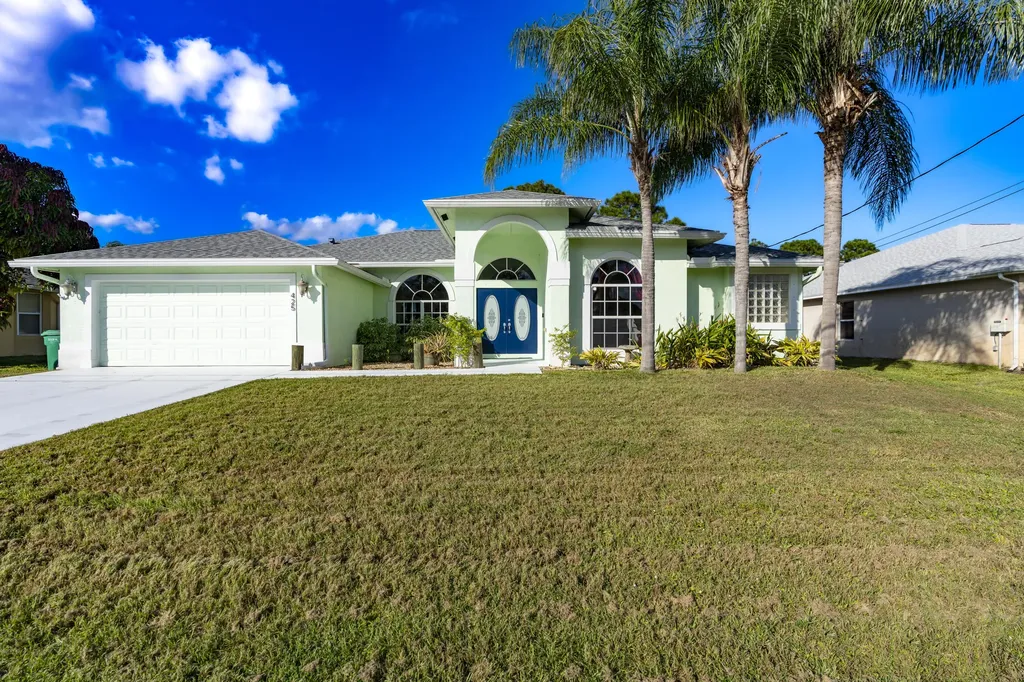 425 SW Dahled Avenue Port St Lucie FL 34953